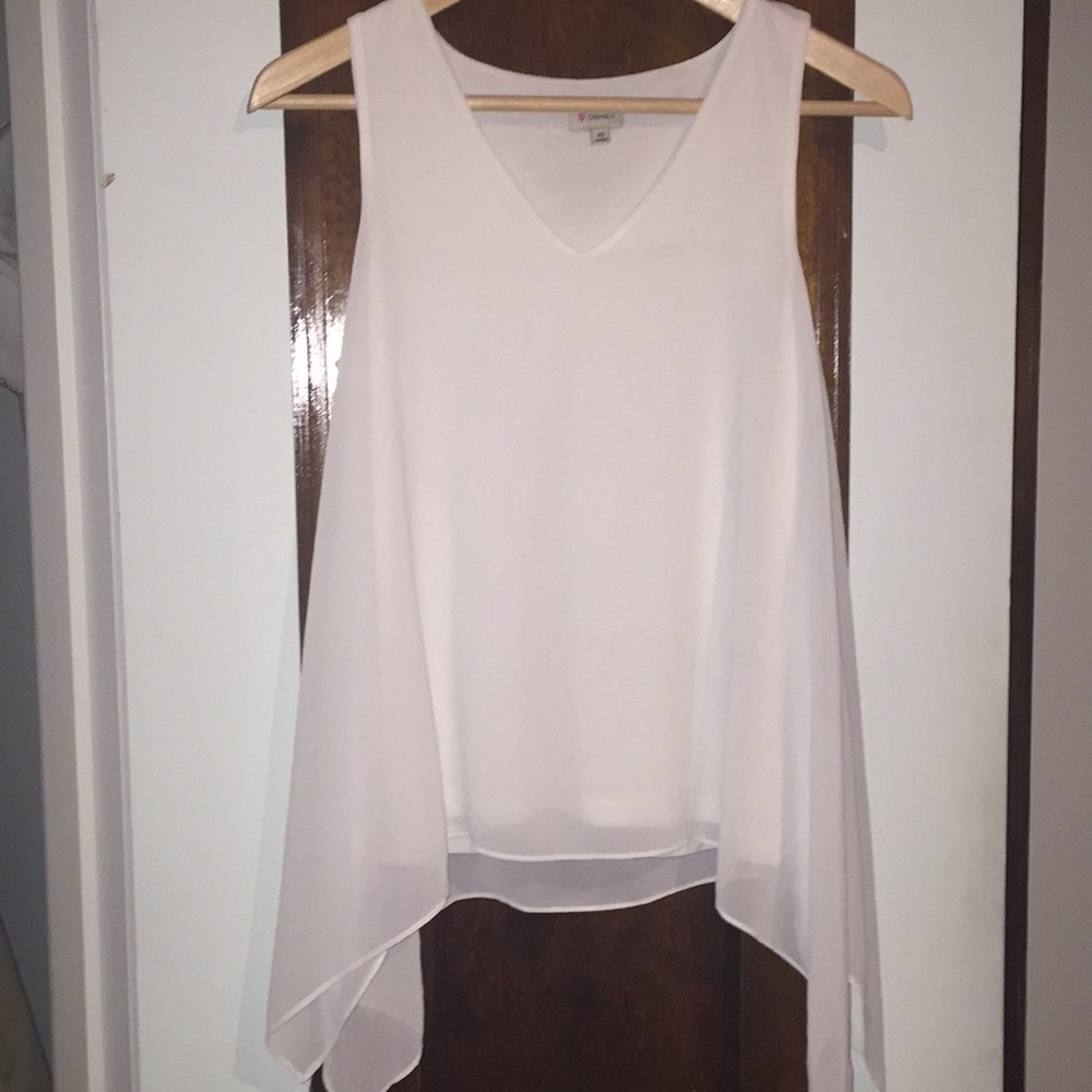 White sheer overlay shark bite tank